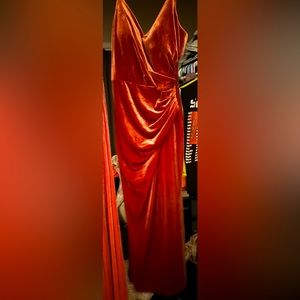 Size 10 revelry dress unaltered, only tried on.